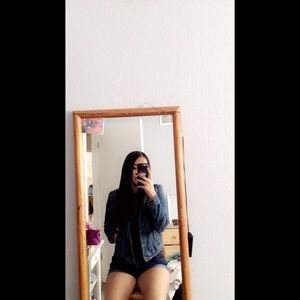 Meet your Posher, Lea